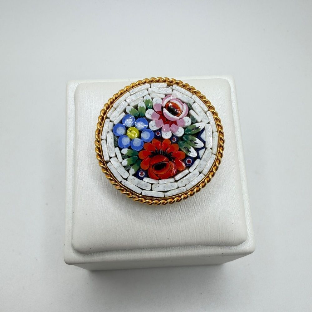 Vintage glass micro-mosaic floral design pin/brooch with gold tone metal!